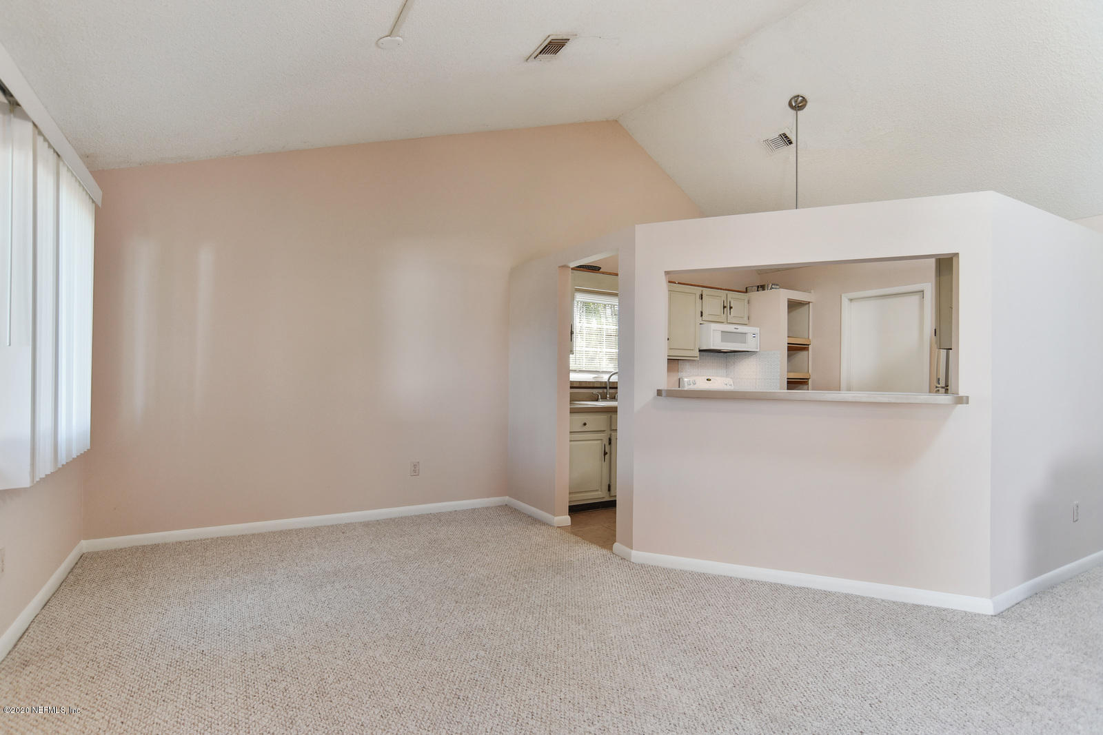 8333 Gemini Road Jacksonville, FL 32216 - Photo 14 of 25 Dinning Area and Kitchen