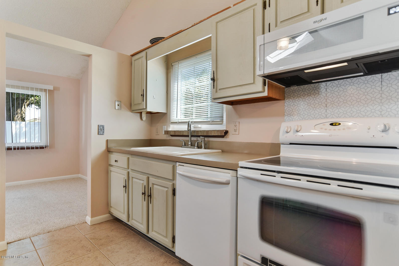 8333 Gemini Road Jacksonville, FL 32216 - Photo 24 of 25 Kitchen Sink view