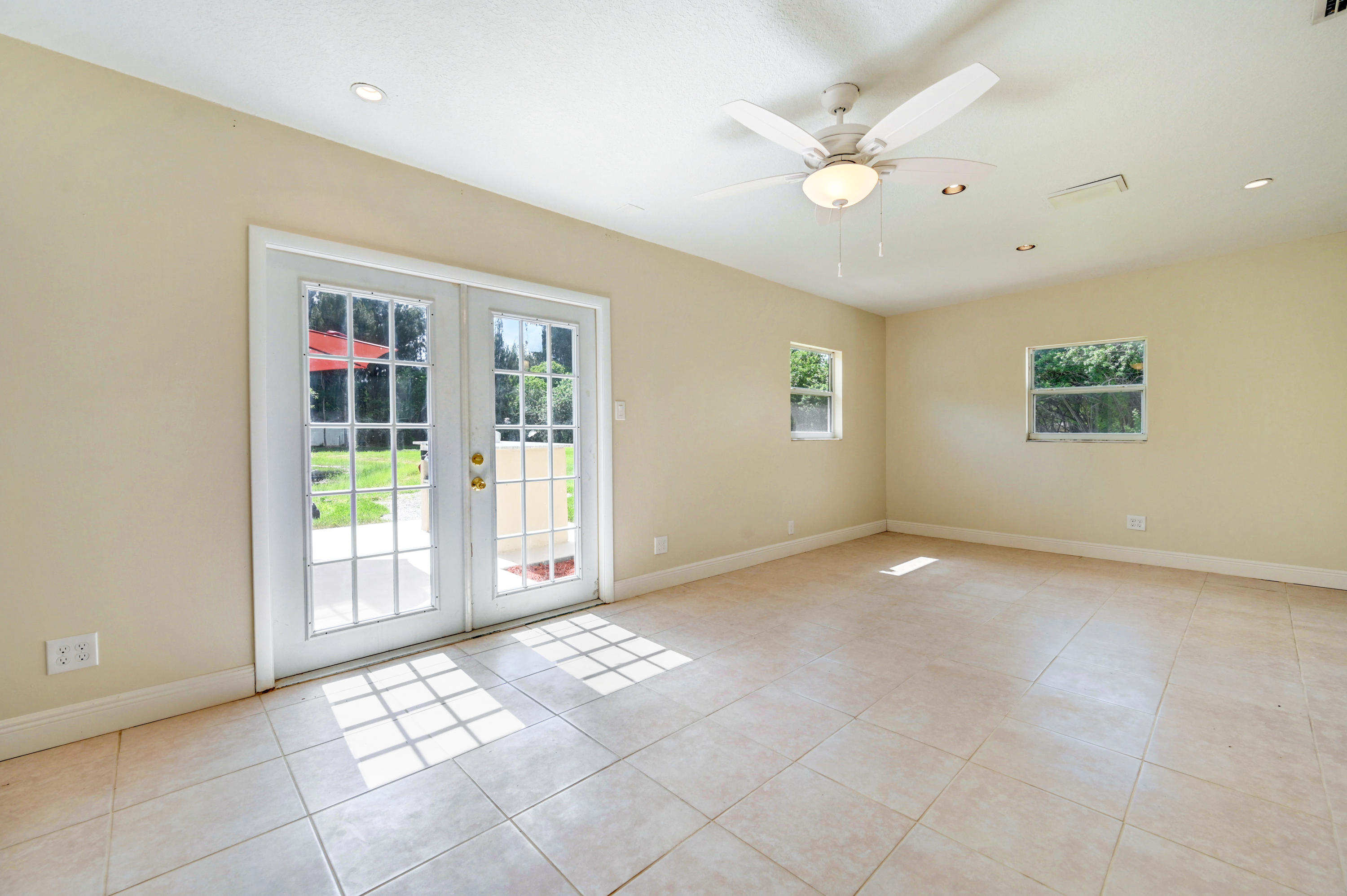3760 Harlock Road Melbourne, FL 32934 - Photo 17 of 22 DSC_1803