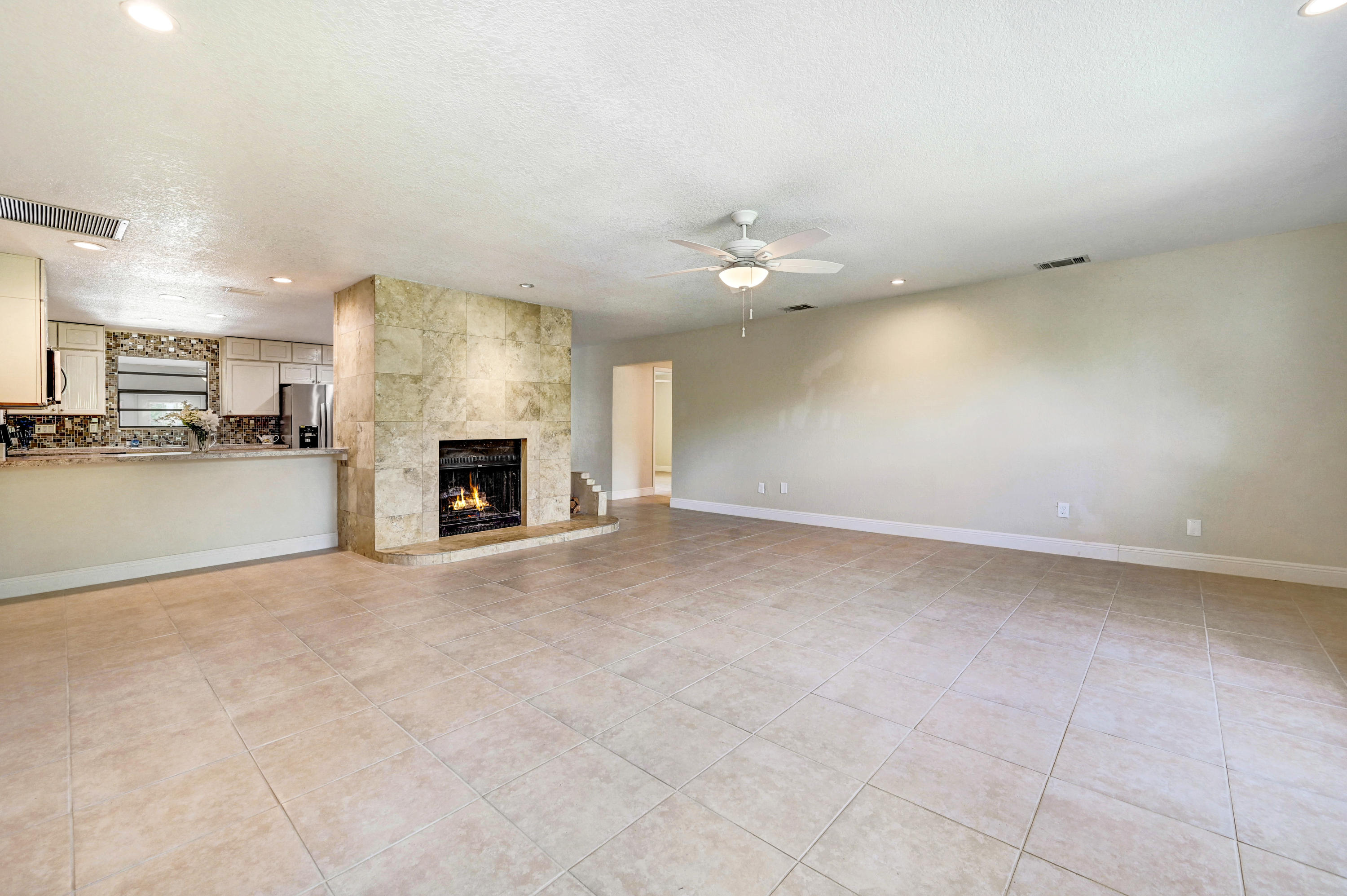 3760 Harlock Road Melbourne, FL 32934 - Photo 3 of 22 DSC_1746