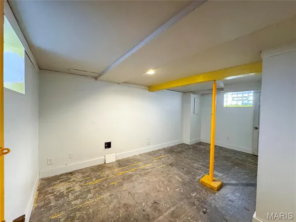 $182,500 | 6935 Pernod Avenue, St. Louis, MO 63139