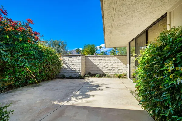 $899,000 | 43 Cornell Drive, Rancho Mirage, CA 92270