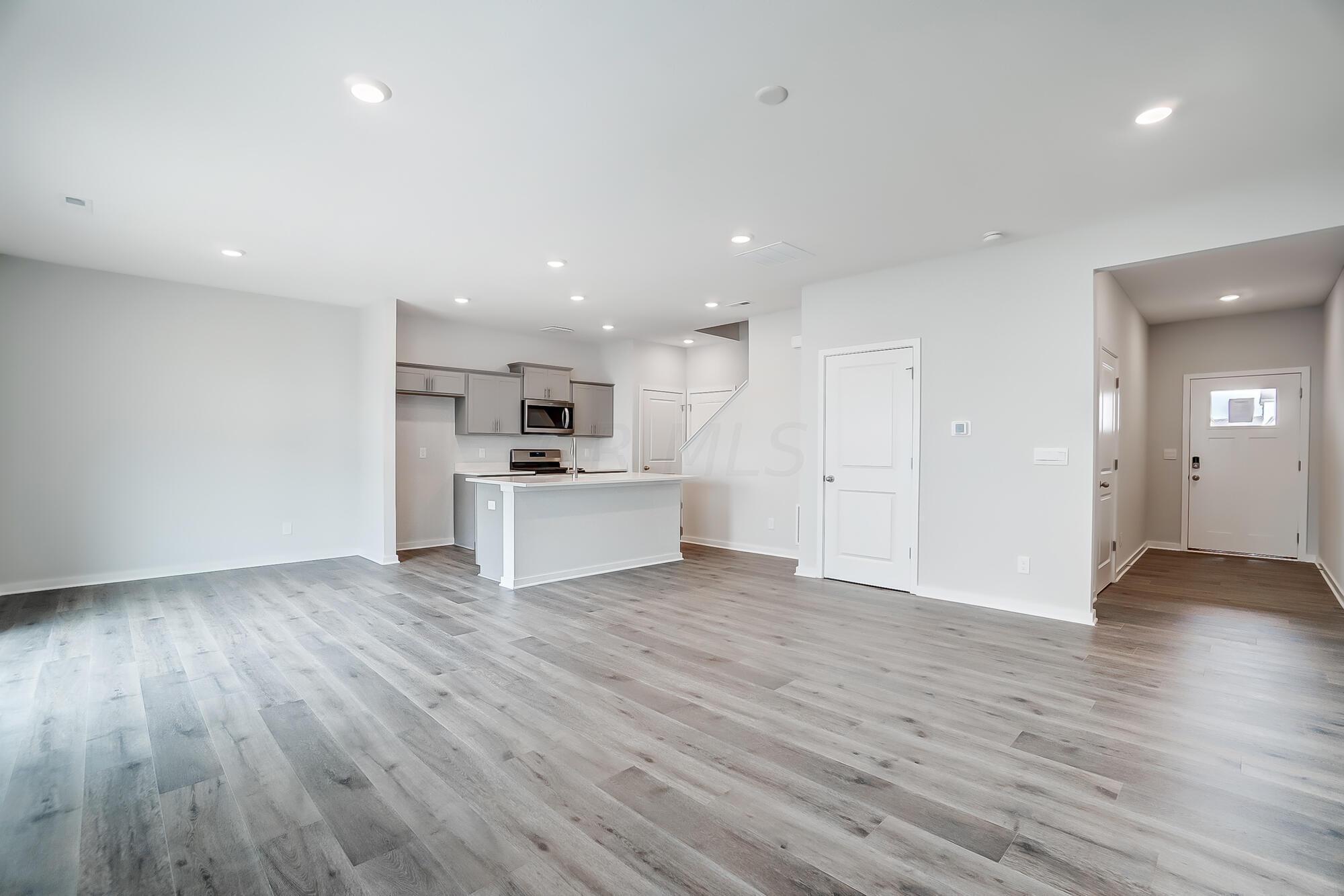 6378 Ripken Street Columbus, OH 43228 - Photo 7 of 51 007