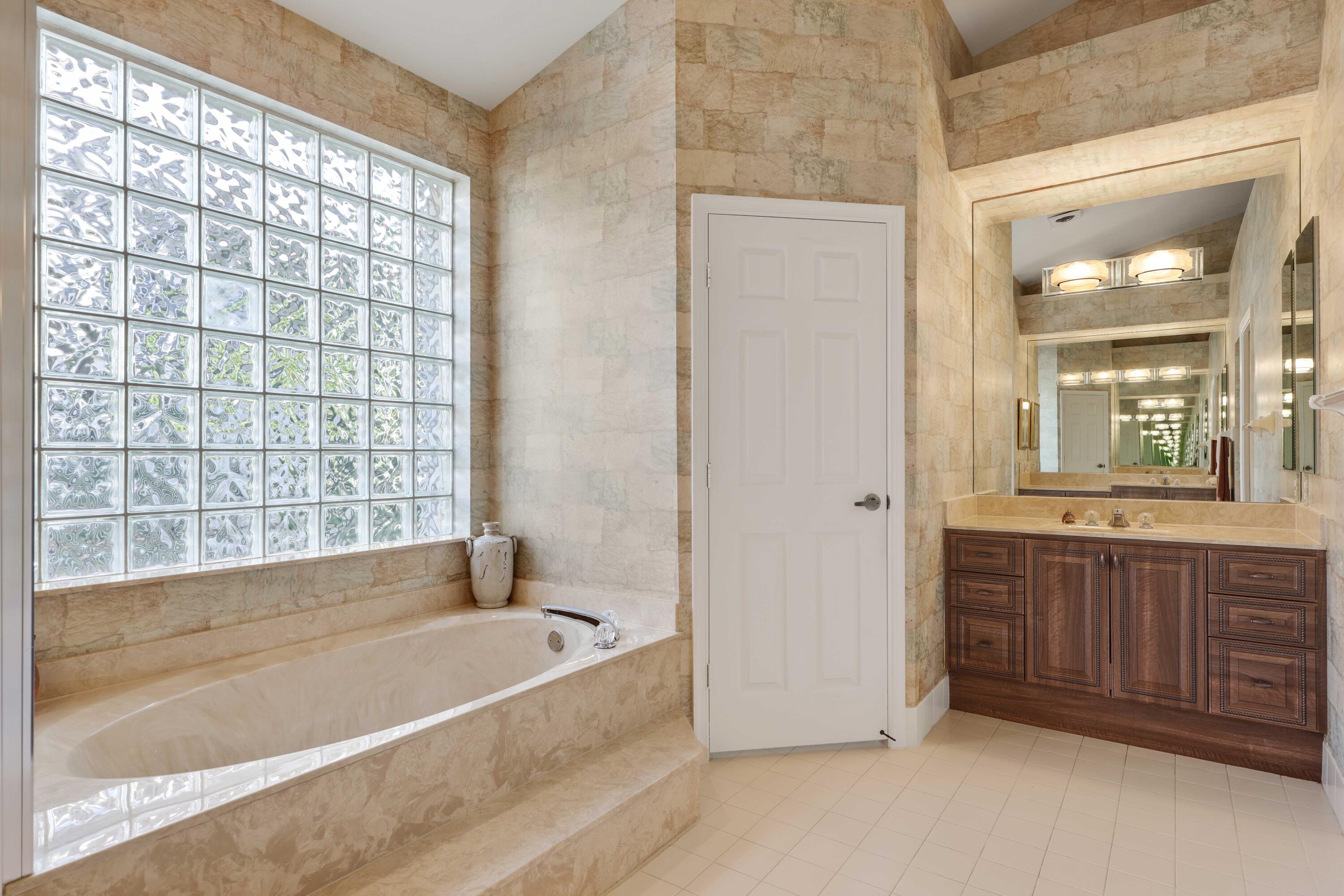 7633 La Corniche Circle Boca Raton, FL 33433 - Photo 38 of 49 Primary His side