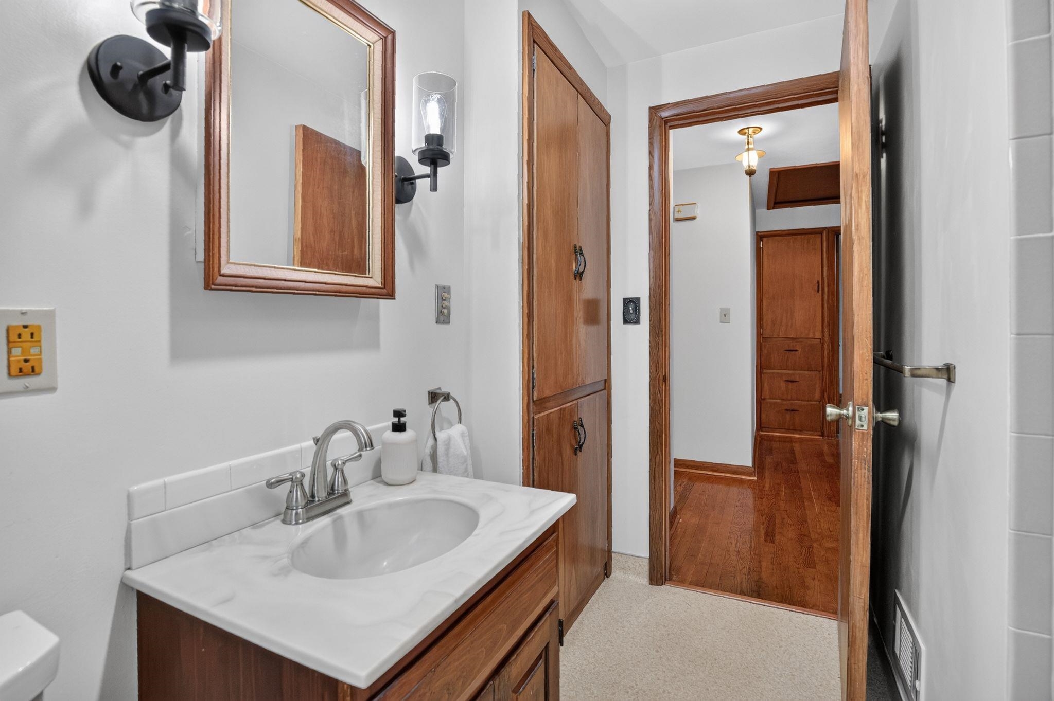 926 East Byrd Street Appleton, WI 54911 - Photo 17 of 34