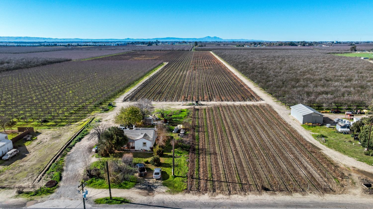 11385 South Union Road Manteca, CA 95336 - Photo 8 of 15 a view of outdoor space and ocean