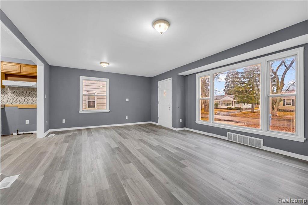 1367 Corona Street Inkster, MI 48141 - Photo 5 of 19