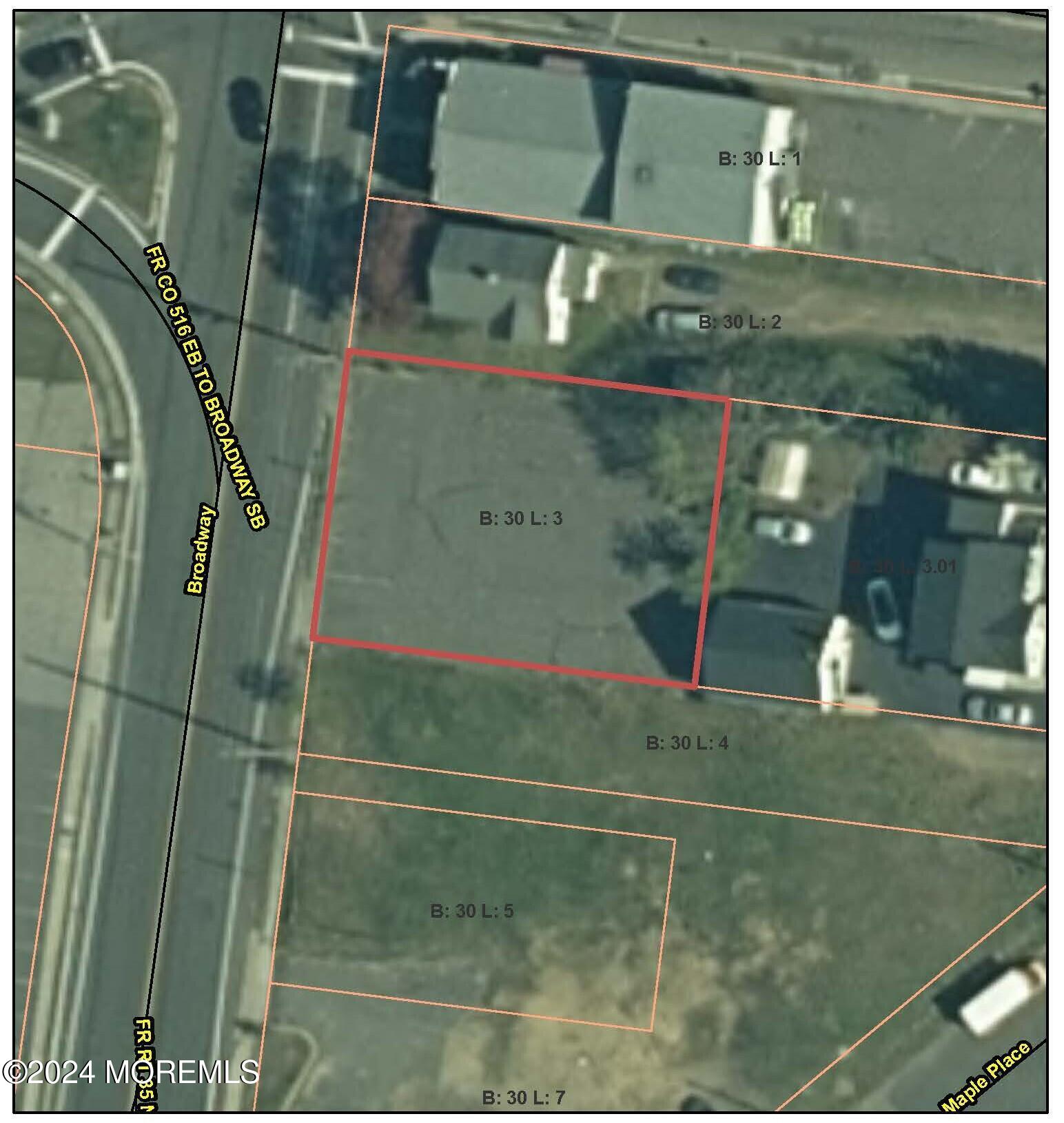 253 Broadway Keyport, NJ 07735 - Photo 4 of 5 a bathroom with a shower