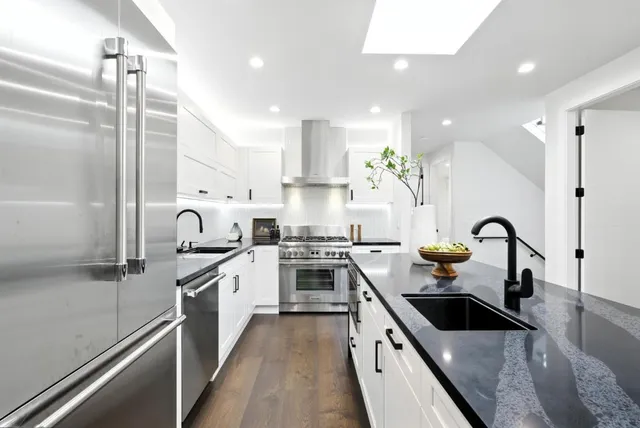 $2,498,000 | 651 41st Avenue, San Francisco, CA 94121