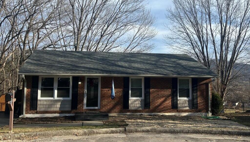 152 Ridgeview Circle Roanoke, VA 24019 - Photo 1 of 1 Front