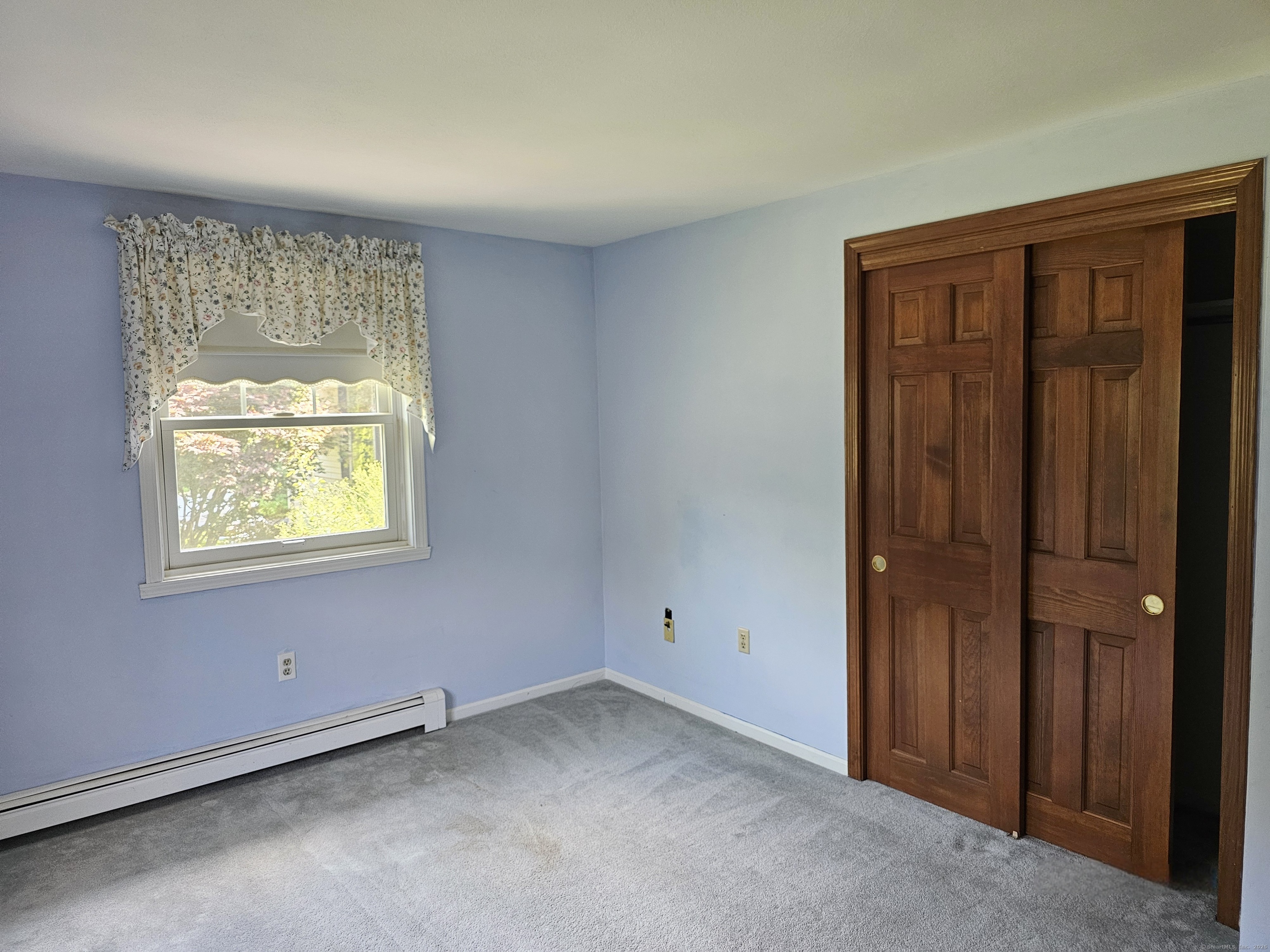 105 Minortown Road Woodbury, CT 06798 - Photo 22 of 35 an empty room with windows