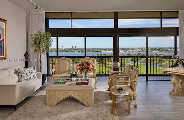 $5,700 | 2450 Presidential Way, Unit PH7, West Palm Beach, FL 33401