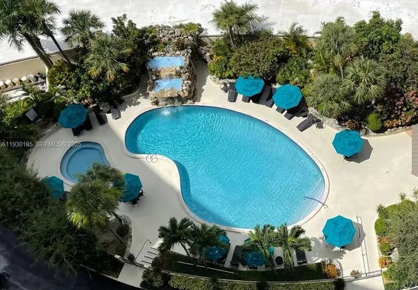 $4,700 | 2450 Presidential Way, Unit PH7, West Palm Beach, FL 33401