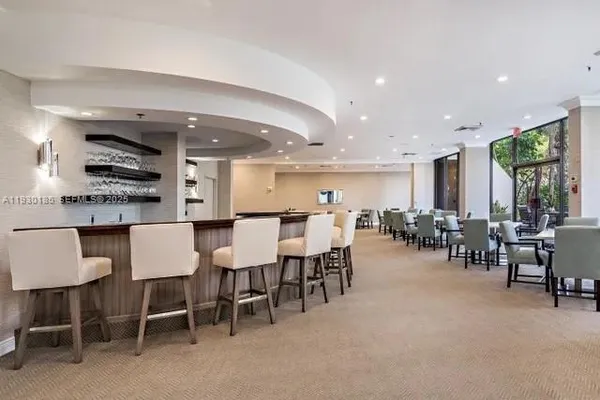 $4,700 | 2450 Presidential Way, Unit PH7, West Palm Beach, FL 33401