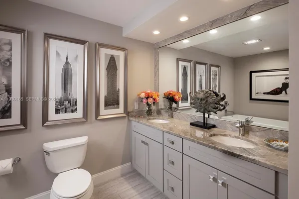 $4,700 | 2450 Presidential Way, Unit PH7, West Palm Beach, FL 33401