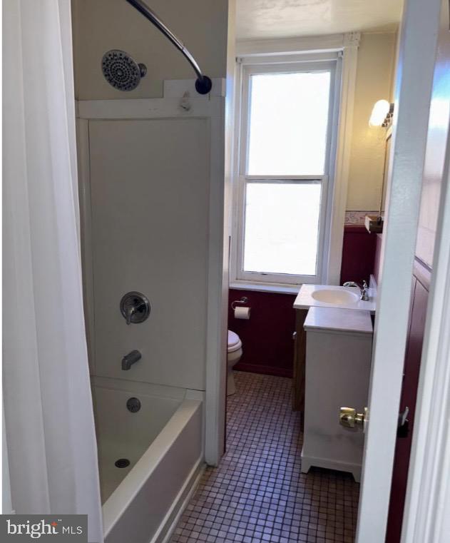 304 East Front Street Media, PA 19063 - Photo 7 of 9 a bathroom with a tub and a shower