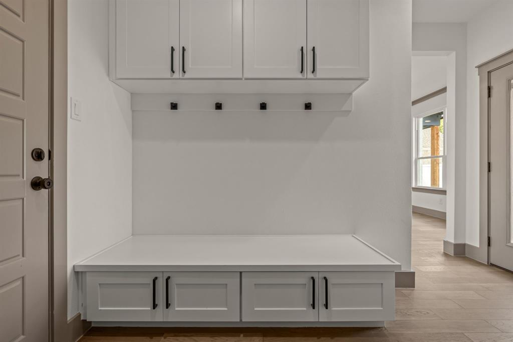 5720 Randolph Court Westworth Village, TX 76114 - Photo 24 of 40 a view of microwave