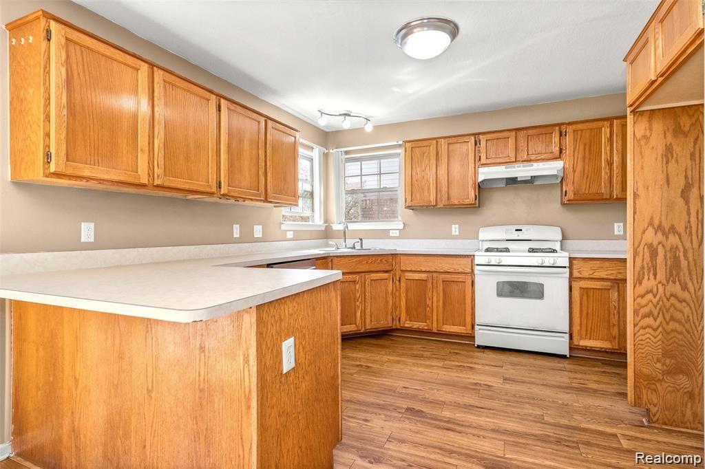 26363 Sibley Road Romulus, MI 48174 - Photo 4 of 37