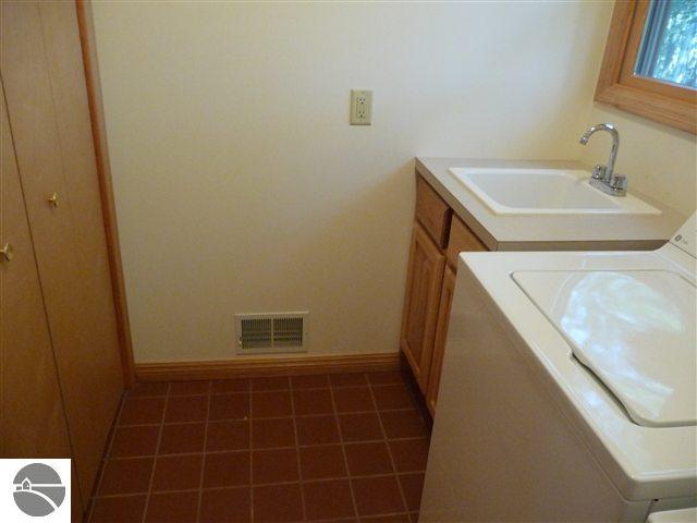 17321 Fowler Road Lake Ann, MI 49650 - Photo 12 of 15 1720065-11.JPG