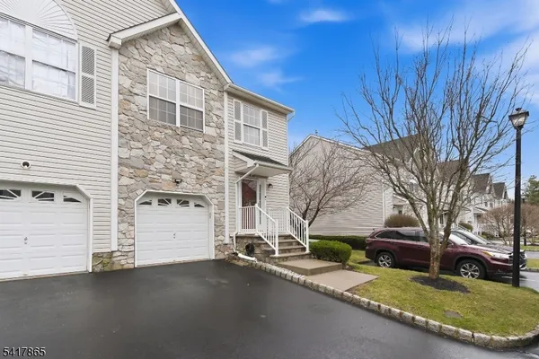 $579,000 | 17 Edith Drive, Somerset, NJ 08873