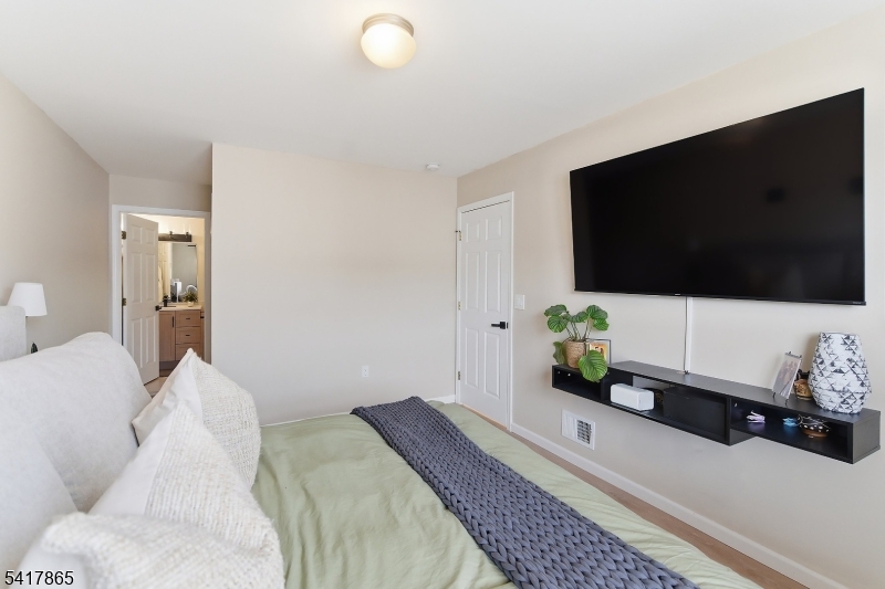17 Edith Drive Somerset, NJ 08873 - Photo 16 of 29
