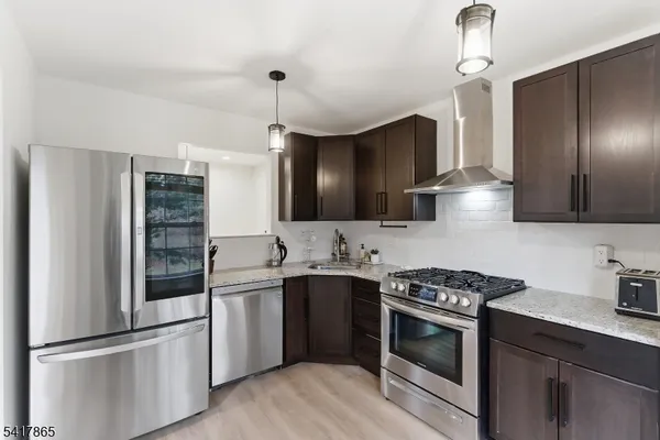 $579,000 | 17 Edith Drive, Somerset, NJ 08873