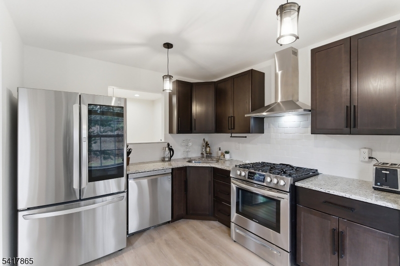 17 Edith Drive Somerset, NJ 08873 - Photo 10 of 29