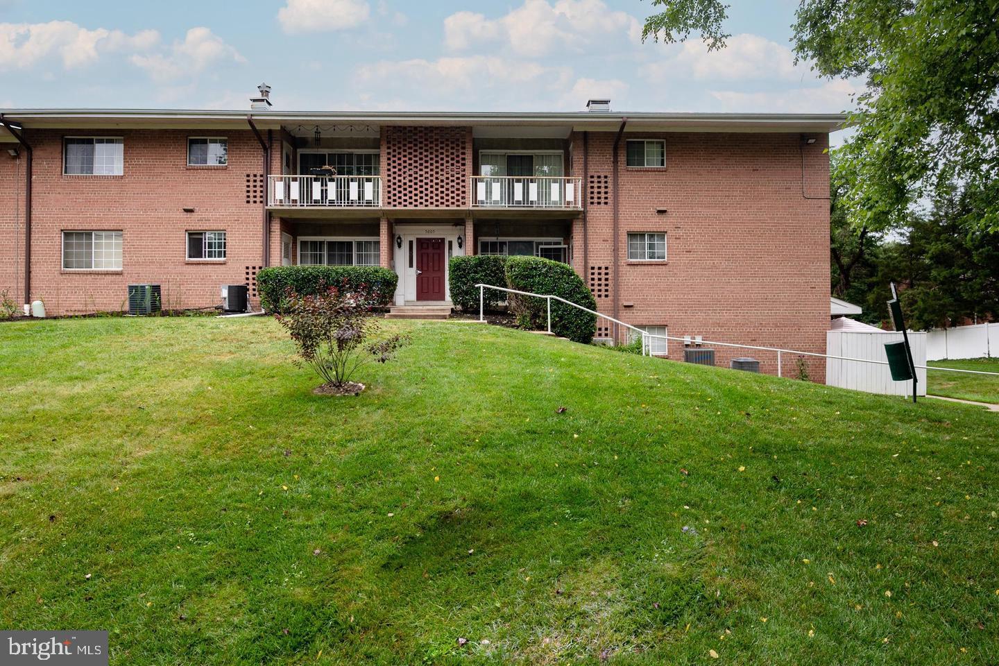 5605 Franconia Road, Unit 301 Alexandria, VA 22310 - Photo 17 of 19