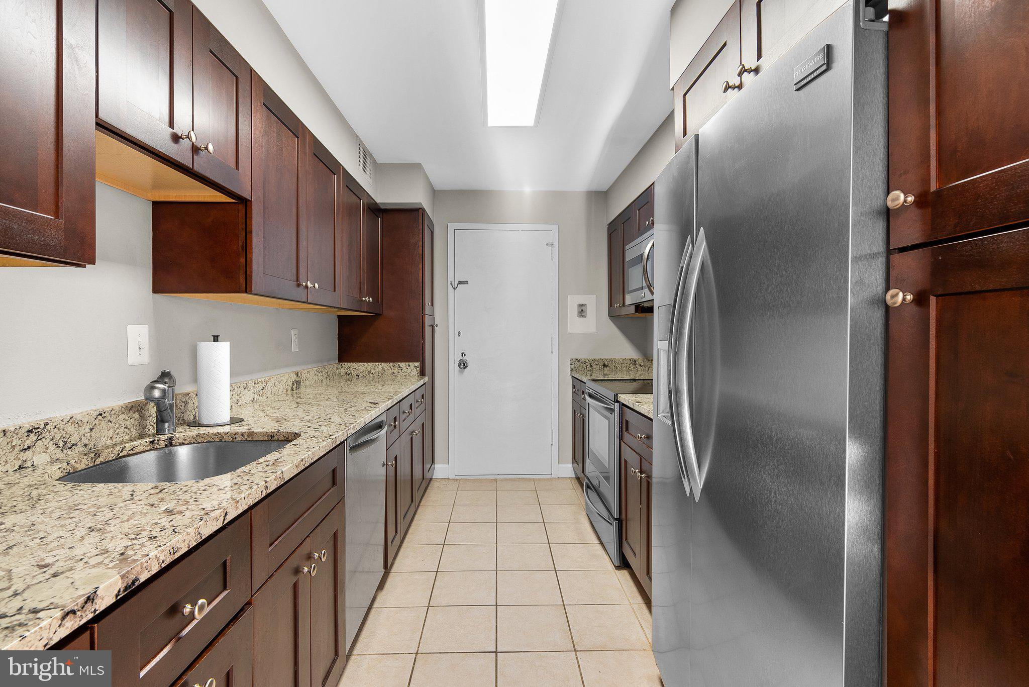 2501 Calvert Street Northwest, Unit 409 Washington, DC 20008 - Photo 6 of 18 Gallery Image 6