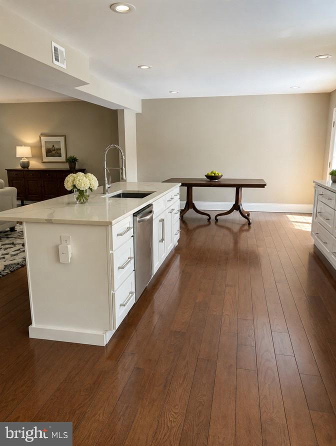 1639 Winding Waye Lane Silver Spring, MD 20902 - Photo 4 of 16 Kitchen
