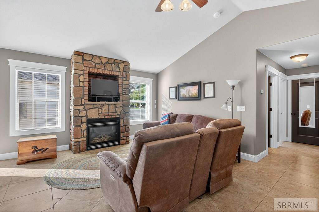 501 Martha Street Chubbuck, ID 83202 - Photo 8 of 51