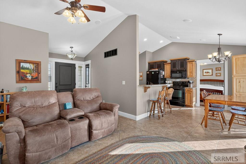 501 Martha Street Chubbuck, ID 83202 - Photo 10 of 51