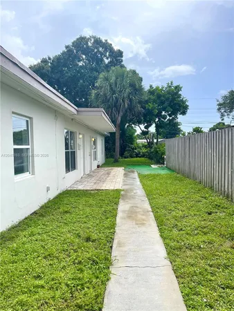 $1,750 | 1004 Southwest 24th Avenue, Unit 1W, Fort Lauderdale, FL 33312