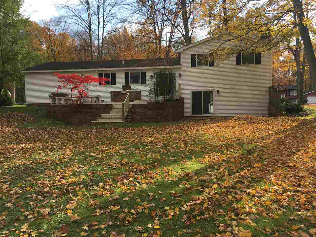 1881 Lardie Road Traverse City, MI 49696 - Photo 2 of 23 1825017-1.JPG