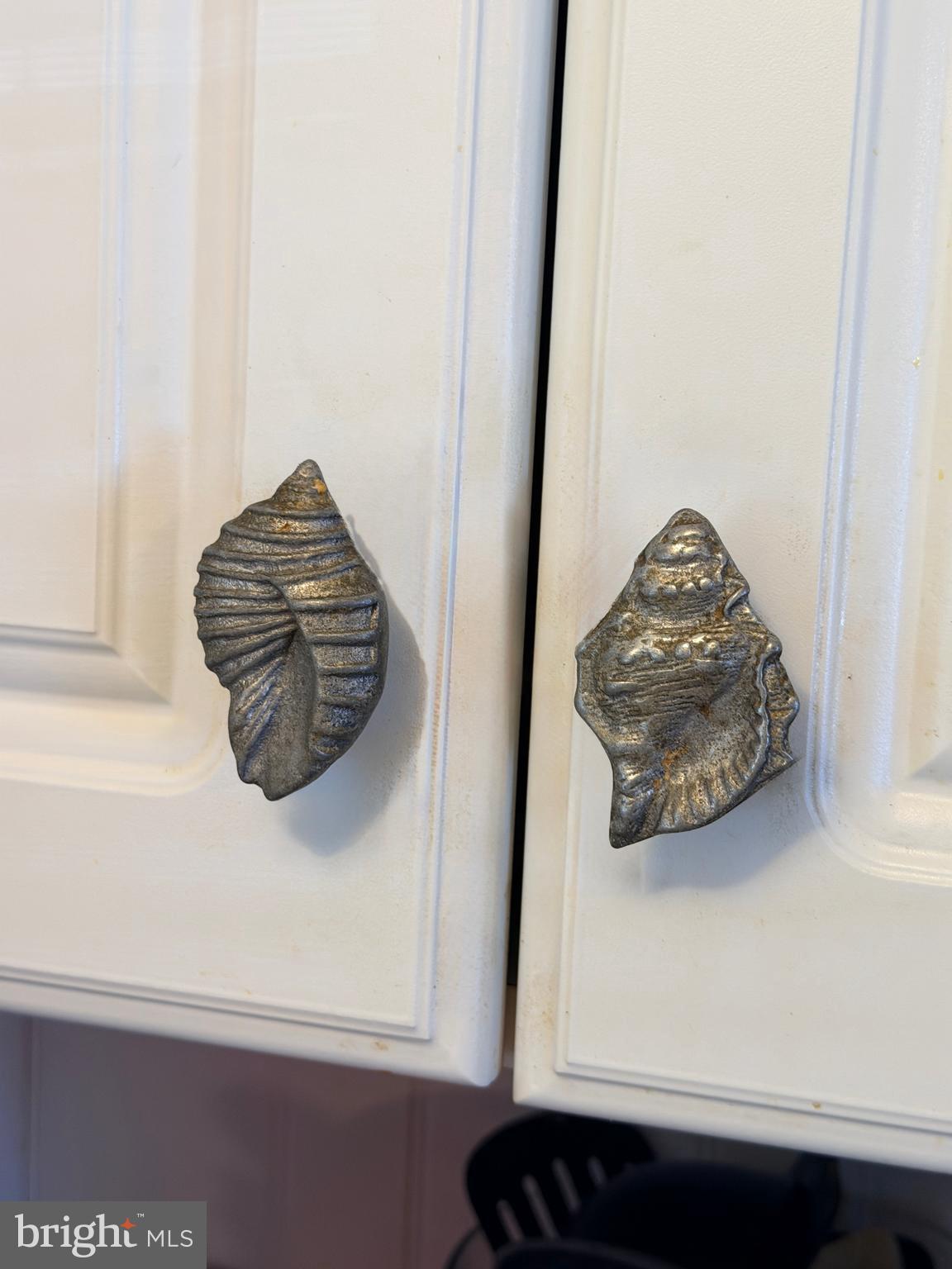 38059 Quail Road Ocean View, DE 19970 - Photo 17 of 52 tasteful cabinet hardware