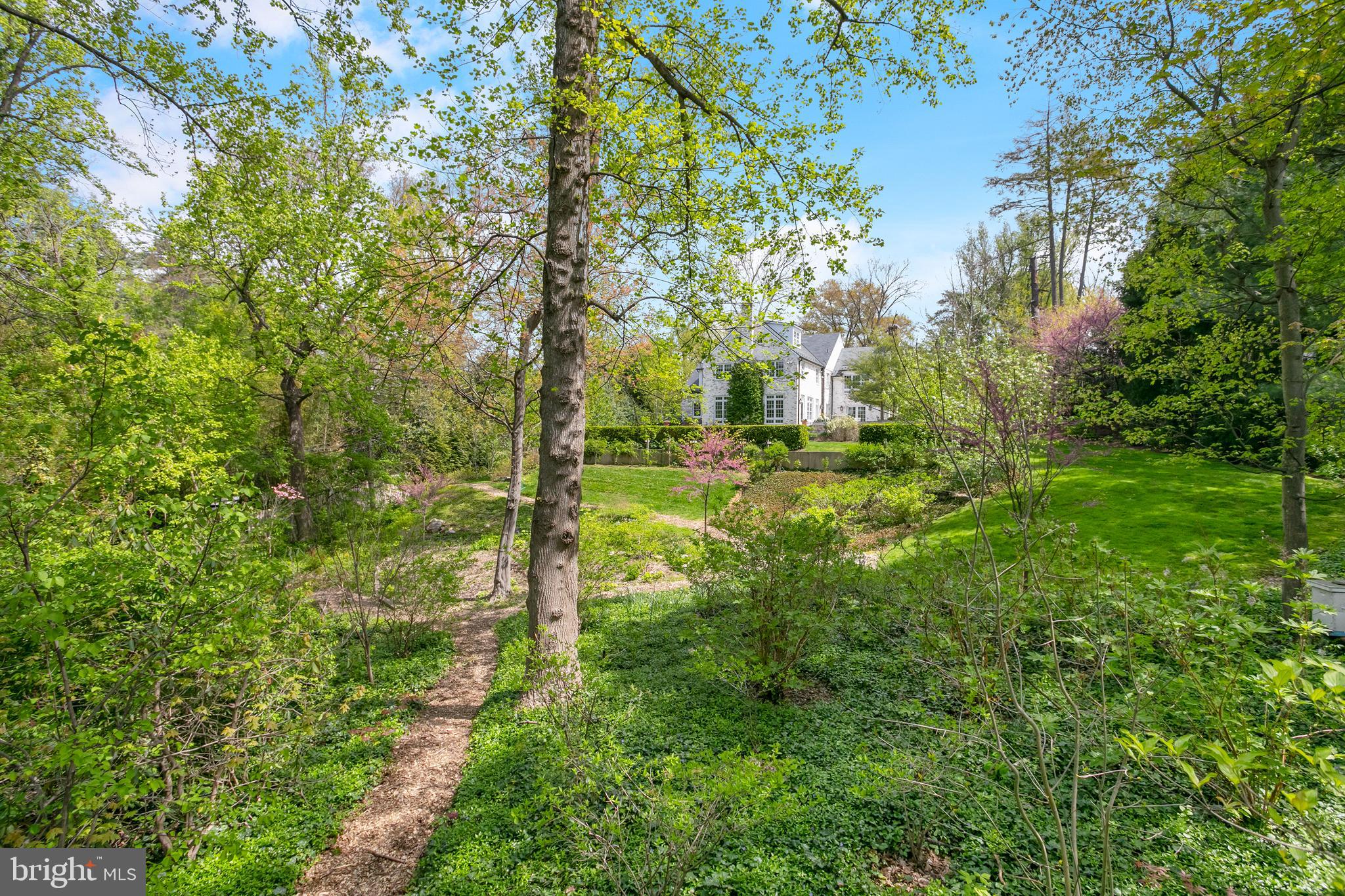 2824 Chain Bridge Road Northwest Washington, DC 20016 - Photo 4 of 44 Gallery Image 4