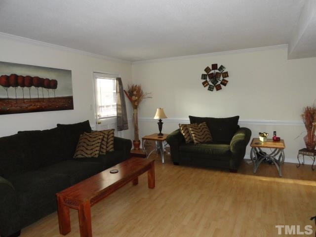6439 New Market Way Raleigh, NC 27615 - Photo 11 of 25 Family Room