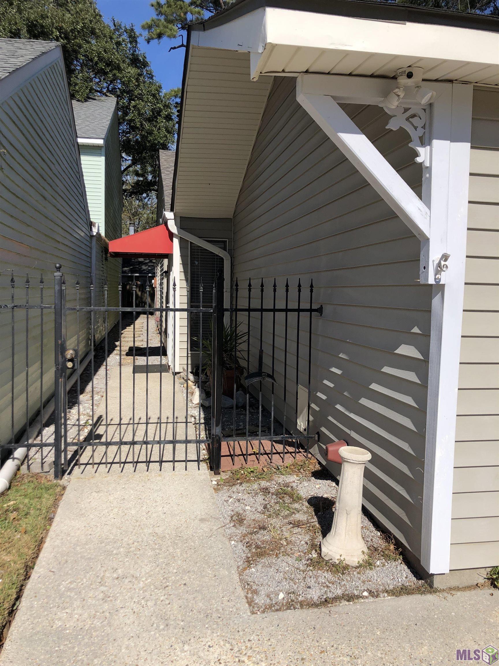 1869 Stonegate Court Baton Rouge, LA 70815 - Photo 4 of 20 Gallery Image 4