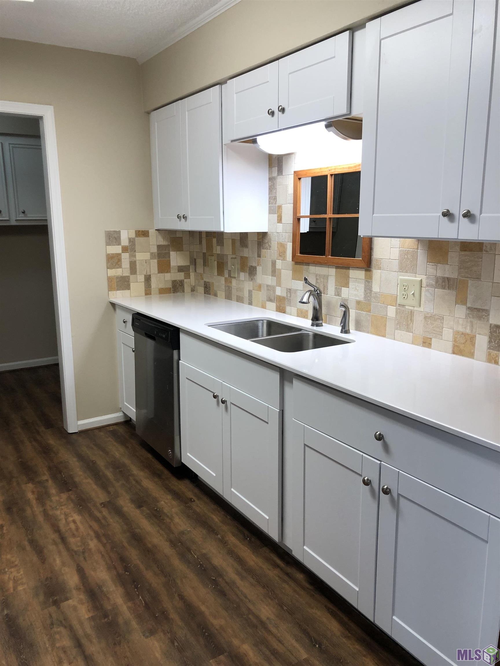1869 Stonegate Court Baton Rouge, LA 70815 - Photo 8 of 20 Gallery Image 8