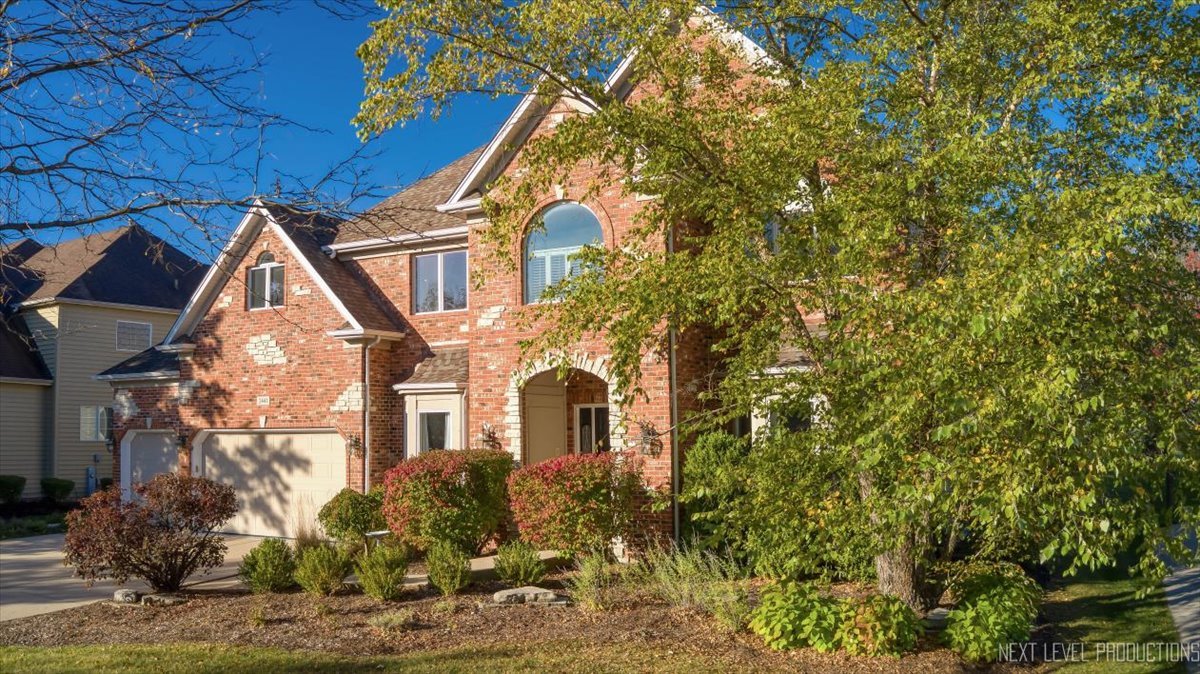 2441 Bird Lane Batavia, IL 60510 - Photo 2 of 47