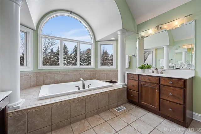 $889,900 | 2441 Bird Lane, Batavia, IL 60510