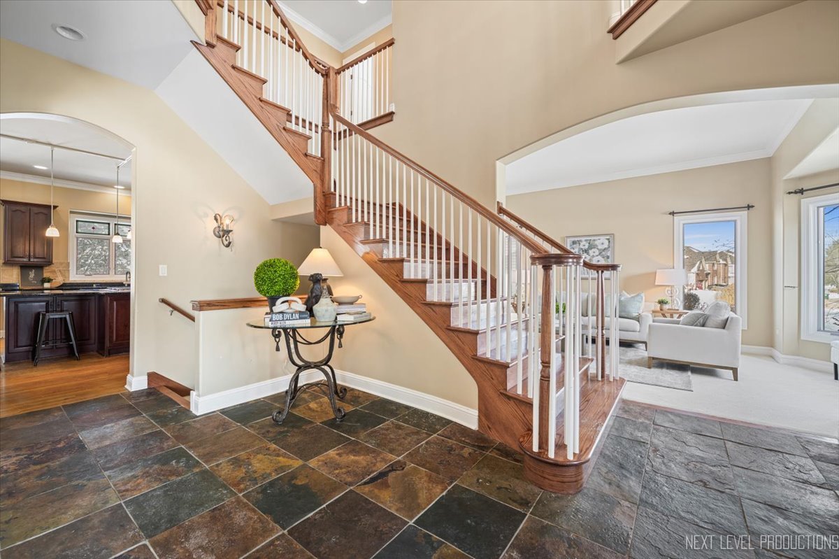 2441 Bird Lane Batavia, IL 60510 - Photo 3 of 47