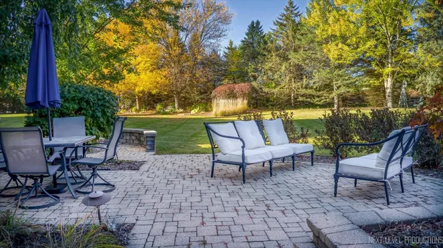 $889,900 | 2441 Bird Lane, Batavia, IL 60510