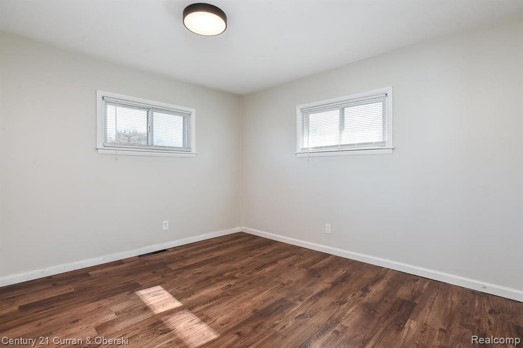 17528 Sumpter Road Belleville, MI 48111 - Photo 13 of 30
