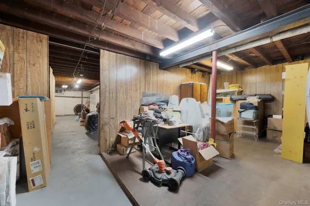 a black and white photo of a room