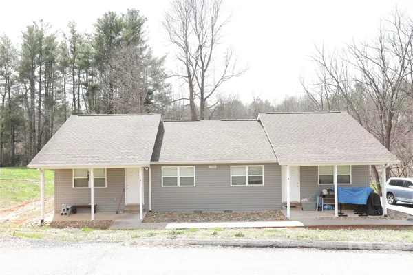 $450,000 | 1302 Stanwood Lane, Hendersonville, NC 28739