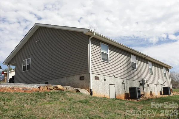 $450,000 | 1302 Stanwood Lane, Hendersonville, NC 28739