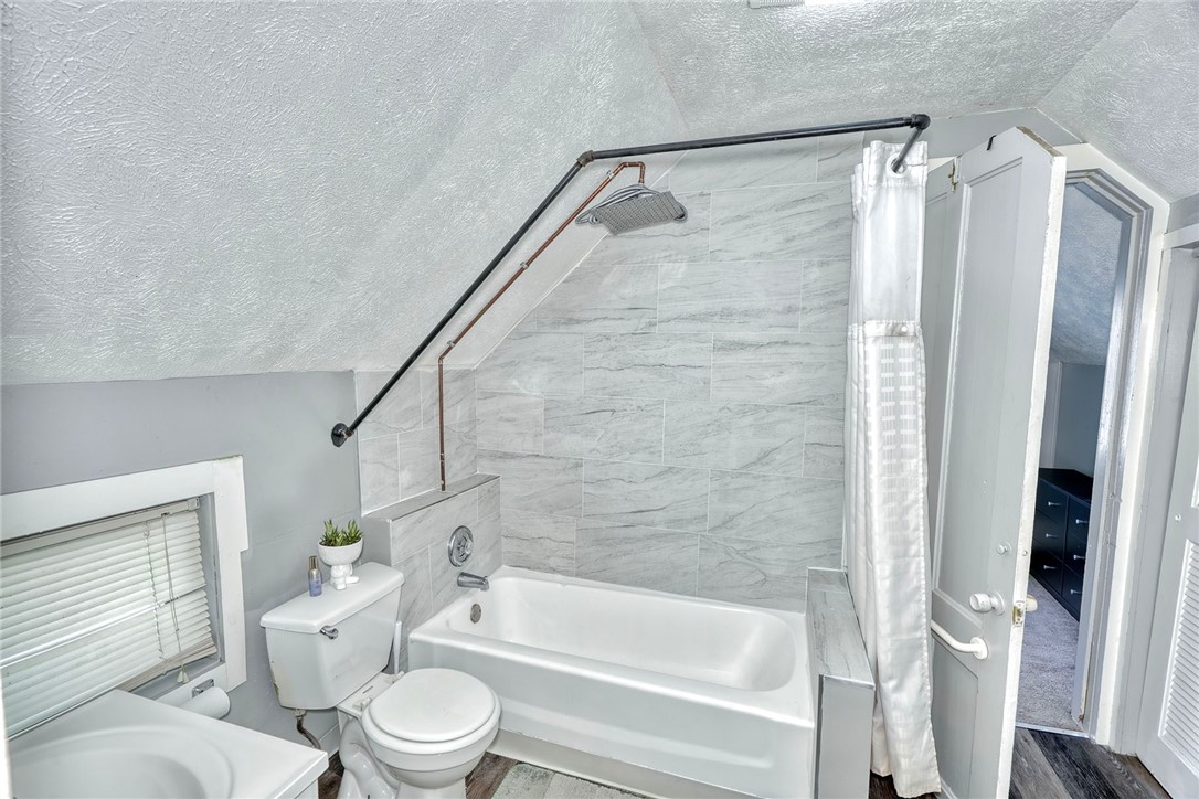 528 Post Avenue Rochester, NY 14619 - Photo 15 of 24