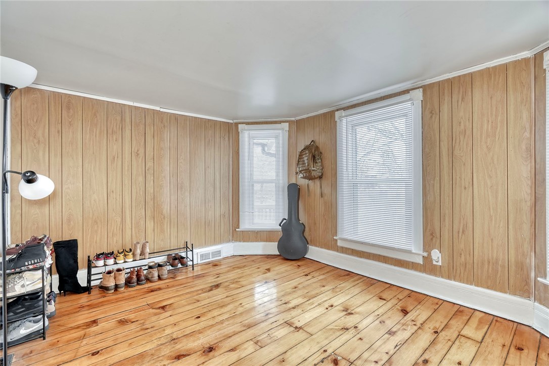 528 Post Avenue Rochester, NY 14619 - Photo 18 of 24