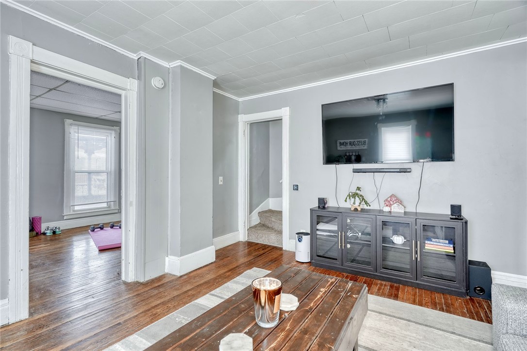 528 Post Avenue Rochester, NY 14619 - Photo 6 of 24